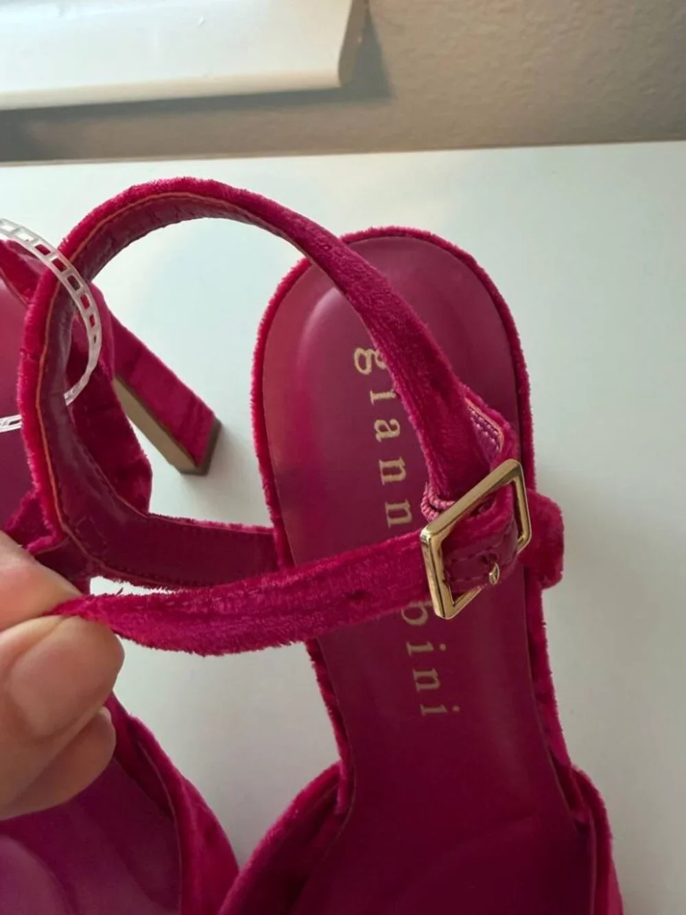 NWT Gianni Bini Geno Hot Pink Velvet Pointed Toe Ankle Strap Heels Size 9